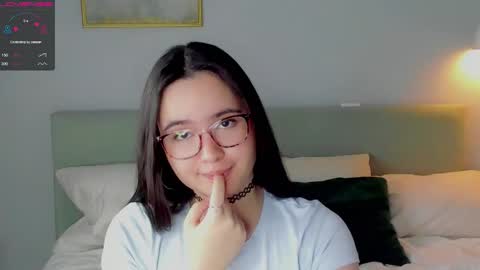Snapshot of iralascola chatting on 10.23.25 Mia online show from 10.23.25