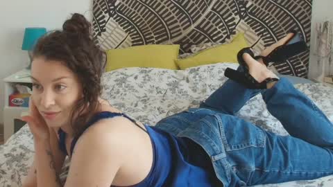 Snapshot of ireneblue_ chatting on 04.08.26 Irene online show from 04.08.26