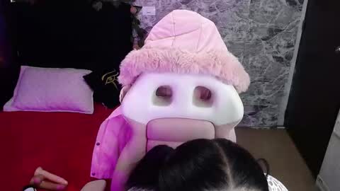 Snapshot of iriina_hotbusty chatting on 10.31.25 Irina  online show from 10.31.25