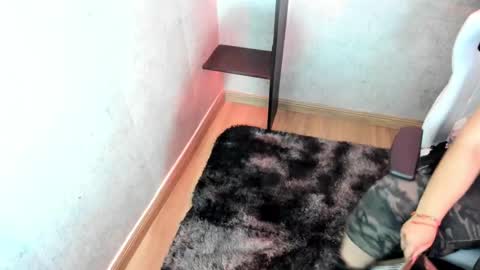 iriisfeitan online show from 10.08.25