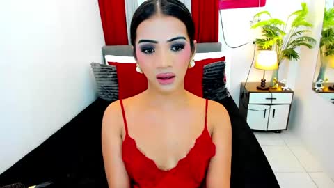 Snapshot of irina_woodshakylishxx chatting on 05.05.26 IRINAA online show from 05.05.26