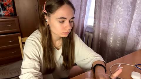 Evie online show from 10.17.25