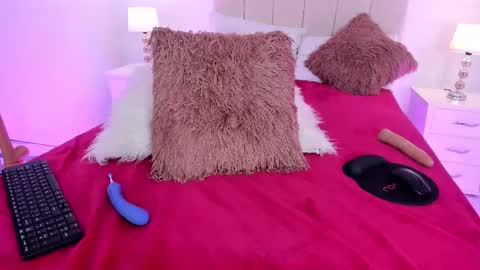 Snapshot of irinatanned chatting on 03.08.25 IRINA online show from 03.08.25