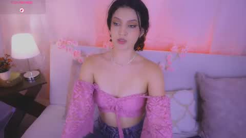 Snapshot of iris_laurent chatting on 07.21.26 Maia Glow online show from 07.21.26