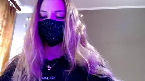 Lily online show from 04.21.26