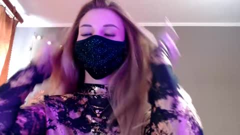 Lily online show from 04.26.26
