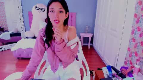 Snapshot of iris_stone_ chatting on 01.14.25 Iris online show from 01.14.25