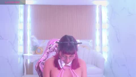 Snapshot of iris_vlahos_s chatting on 11.06.25 Iris online show from 11.06.25