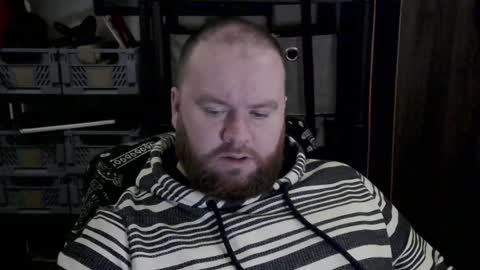 Snapshot of irishdaddy24 chatting on 12.07.24 twitter theirishman205 online show from 12.07.24