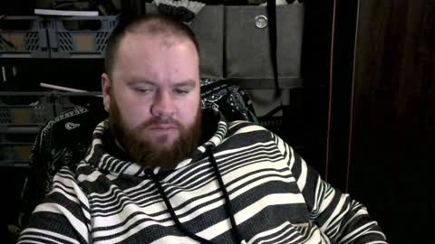 Snapshot of irishdaddy24 chatting on 12.19.24 twitter theirishman205 online show from 12.19.24