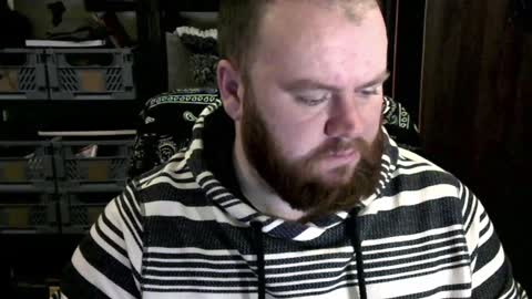 Snapshot of irishdaddy24 chatting on 12.22.24 twitter theirishman205 online show from 12.22.24