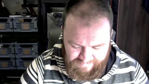 Snapshot of irishdaddy24 chatting on 01.04.25 twitter theirishman205 online show from 01.04.25