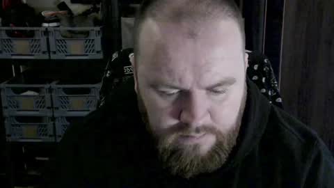 Snapshot of irishdaddy24 chatting on 02.01.25 twitter theirishman205 online show from 02.01.25