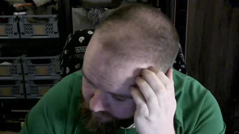 Snapshot of irishdaddy24 chatting on 02.01.25 twitter theirishman205 online show from 02.01.25