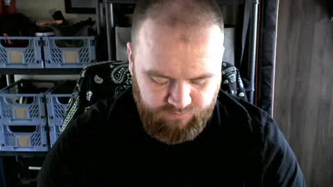 Snapshot of irishdaddy24 chatting on 02.02.25 twitter theirishman205 online show from 02.02.25