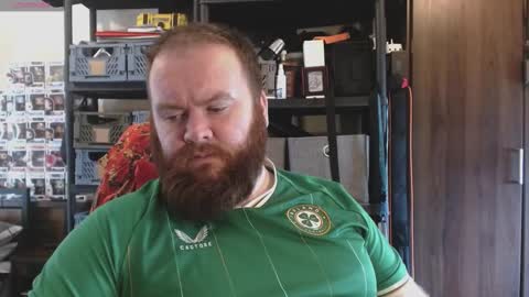 Snapshot of irishdaddy24 chatting on 09.09.25 twitter theirishman205 online show from 09.09.25