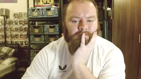 Snapshot of irishdaddy24 chatting on 09.11.25 twitter theirishman205 online show from 09.11.25