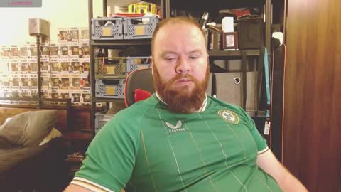 Snapshot of irishdaddy24 chatting on 10.04.25 twitter theirishman205 online show from 10.04.25