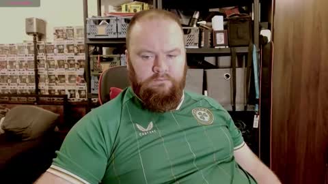 Snapshot of irishdaddy24 chatting on 10.05.25 twitter theirishman205 online show from 10.05.25