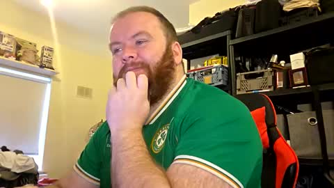 Snapshot of irishdaddy24 chatting on 10.13.25 twitter theirishman205 online show from 10.13.25