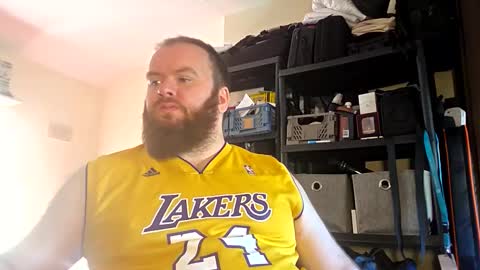 Snapshot of irishdaddy24 chatting on 10.19.25 twitter theirishman205 online show from 10.19.25