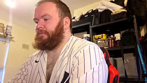 Snapshot of irishdaddy24 chatting on 12.20.25 twitter theirishman205 online show from 12.20.25