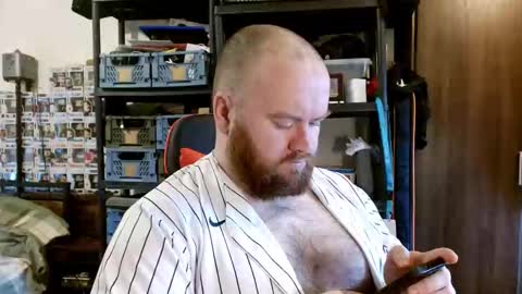 Snapshot of irishdaddy24 chatting on 02.21.26 twitter theirishman205 online show from 02.21.26