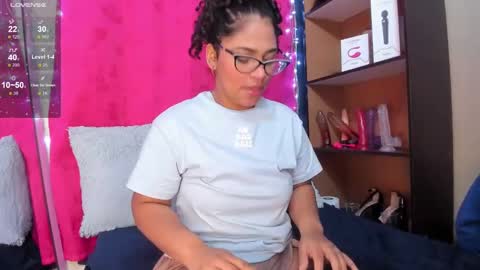 Snapshot of iriss_25 chatting on 02.05.25 iris online show from 02.05.25