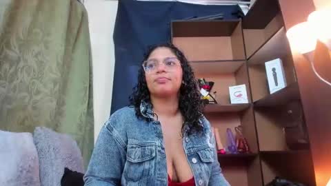 Snapshot of iriss_25 chatting on 03.12.25 iris online show from 03.12.25