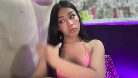 Snapshot of iriss_fox chatting on 11.17.25 iriss_fox online show from 11.17.25