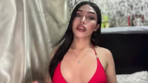 Snapshot of iriss_fox chatting on 12.03.25 iriss_fox online show from 12.03.25