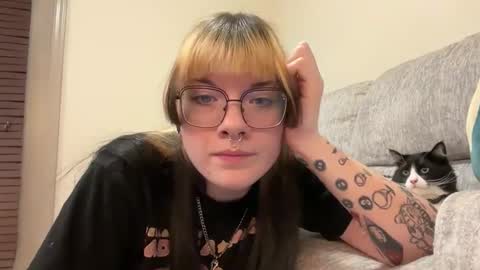 Snapshot of irissweets chatting on 03.17.26 irissweets online show from 03.17.26