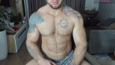 Snapshot of ironhulk22 chatting on 01.05.25 ironhulk22 online show from 01.05.25