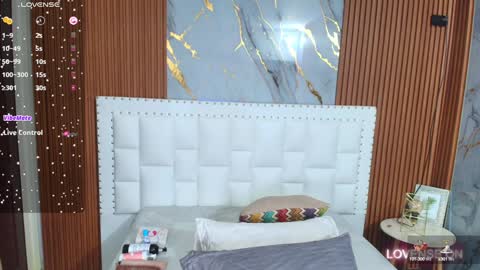 Sandy  online show from 12.15.24