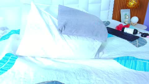 Sandy  online show from 01.30.25