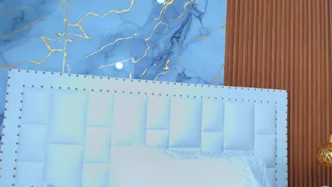 Sandy  online show from 02.22.25