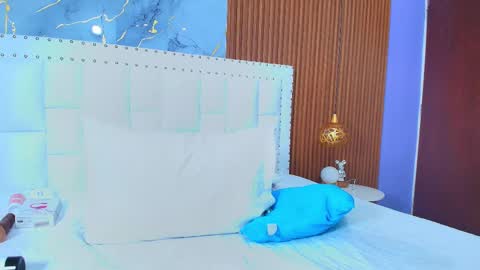 Sandy  online show from 02.27.25