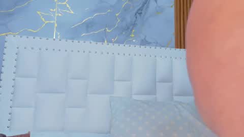 Sandy  online show from 09.20.25