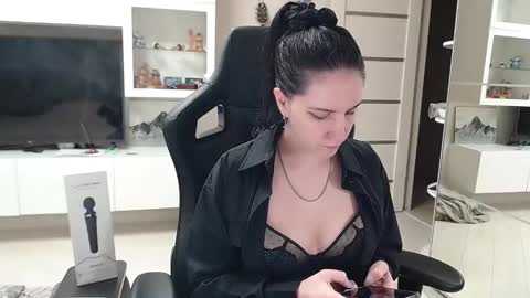 Snapshot of irwi_tomboy chatting on 01.15.25 Irwi Tomboy online show from 01.15.25