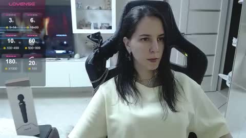 Snapshot of irwi_tomboy chatting on 10.15.25 Irwi Tomboy online show from 10.15.25