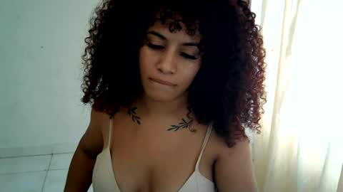 Snapshot of isa_bellaxx23 chatting on 06.17.26 isa_bellaxx23 online show from 06.17.26