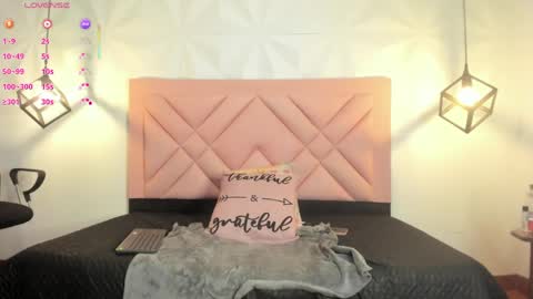 Snapshot of isa_cute_1 chatting on 05.22.26 ISABELLA online show from 05.22.26