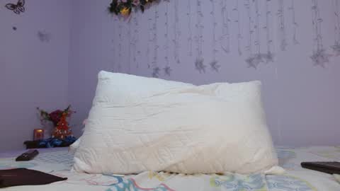 Snapshot of isa_jones1 chatting on 12.15.24 isa_jones1 online show from 12.15.24