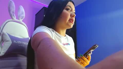 Snapshot of isa_jones1 chatting on 10.15.25 isa_jones1 online show from 10.15.25