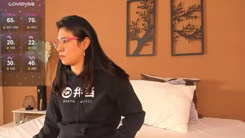 oIssaJonneso online show from 02.25.25