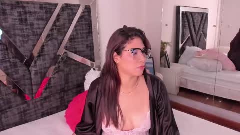 oIssaJonneso online show from 02.16.26