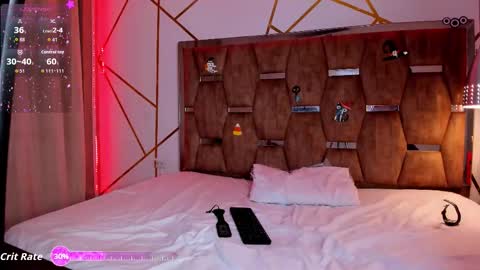 Isa and Leo online show from 10.08.25