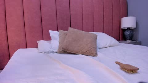 Isa  online show from 01.14.25