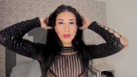 Isa  online show from 09.10.25