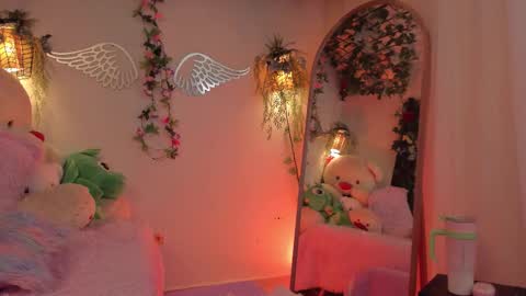 Isabella        online show from 09.21.25